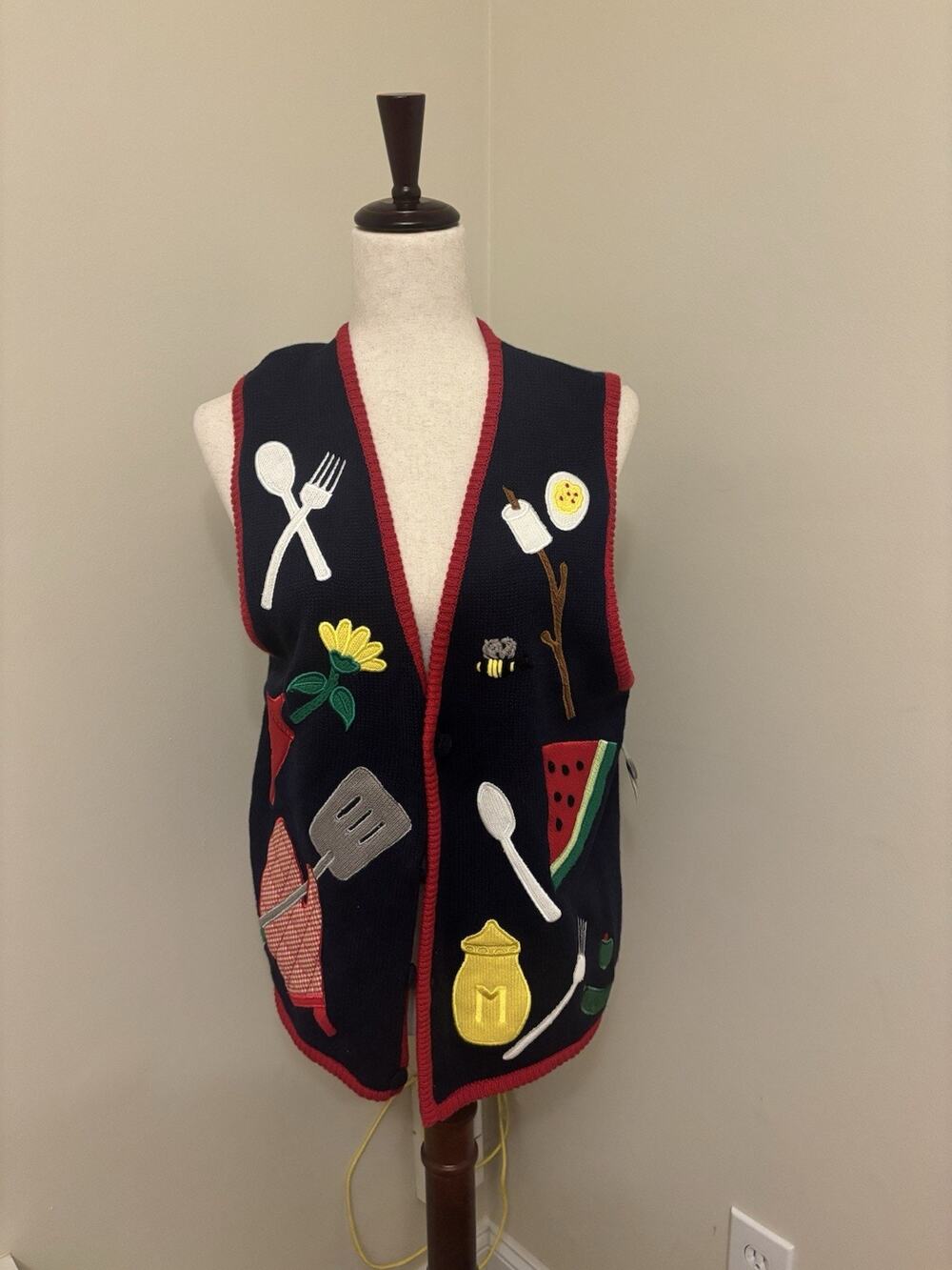 Mandal Bay NWT Vintage Summer Cookout Smores Knit Vest Navy Unique Size L